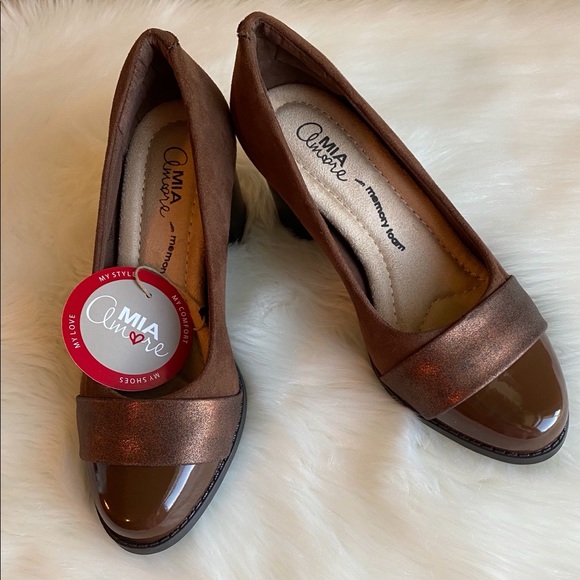 MIA Amore Round Toe Classic Pumps - Picture 15 of 15